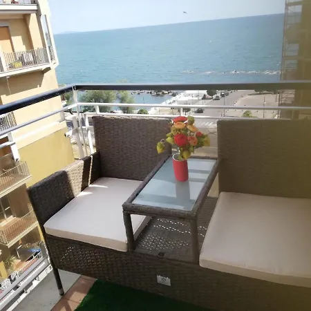 Cielo Stellato-b&b On Rooftop & Seaview Bed & Breakfast
