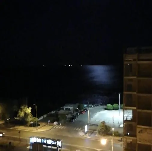 Vip Cielo Stellato On Seaview 住宿加早餐酒店