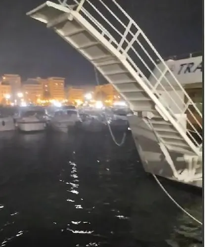 Vip Cielo Stellato On Seaview 住宿加早餐酒店 萨莱诺